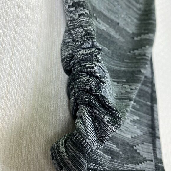 Brooks Running Greenlight Gray Print Running Capri Leggings Women's size L Large - Picture 7 of 15